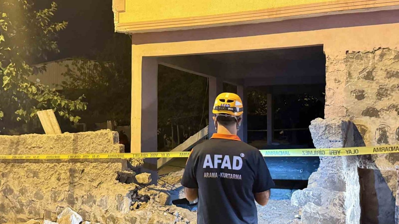 Diyarbakır'da Balkon Çökmesi Sonucu 5 Kişi Yaralandı