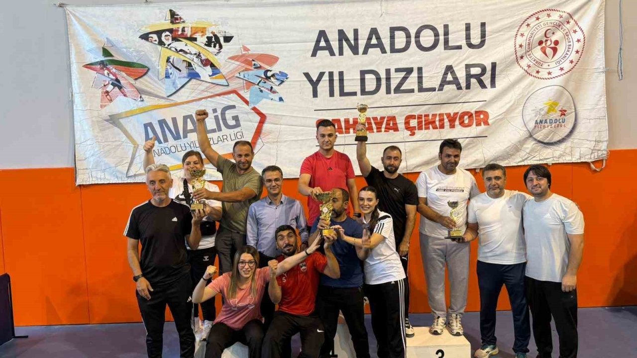 Muşlu Karateciler ANALİG Türkiye Finalleri'nden Tarihi Başarılarla Döndü
