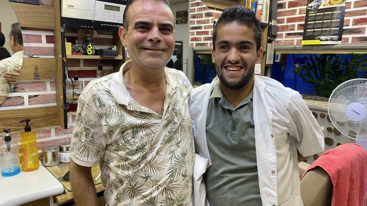 Eskişehir'de Kuaför ve Zihinsel Engelli Müşterisinin Dokunaklı Hikayesi