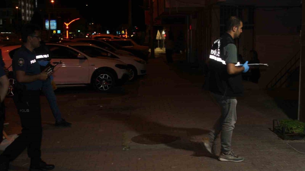 Kayseri'de Çiçekçi Dükkanına Silahlı Saldırı: Bir Kişi Yaralandı