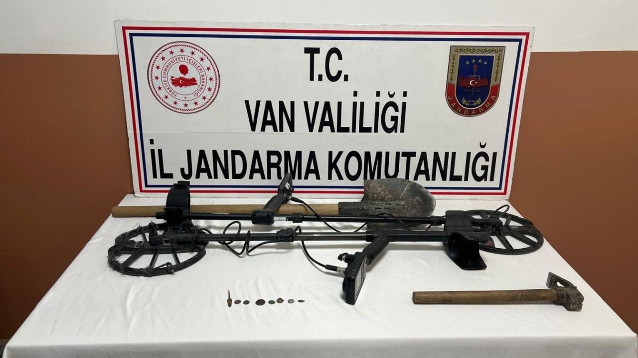 Van'da Tarihi Eser Operasyonu: 4 Gözaltı
