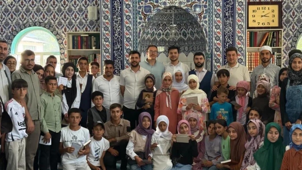 Hamur'da Düzenlenen Yaz Kur'an Kursu Yarışmalarında Öğrenciler Yarıştı