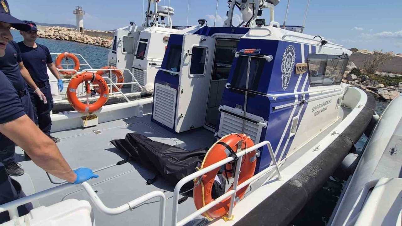 İzmir Açıklarında Denizde Kaybolan Gemi Personeli Hayatını Kaybetti