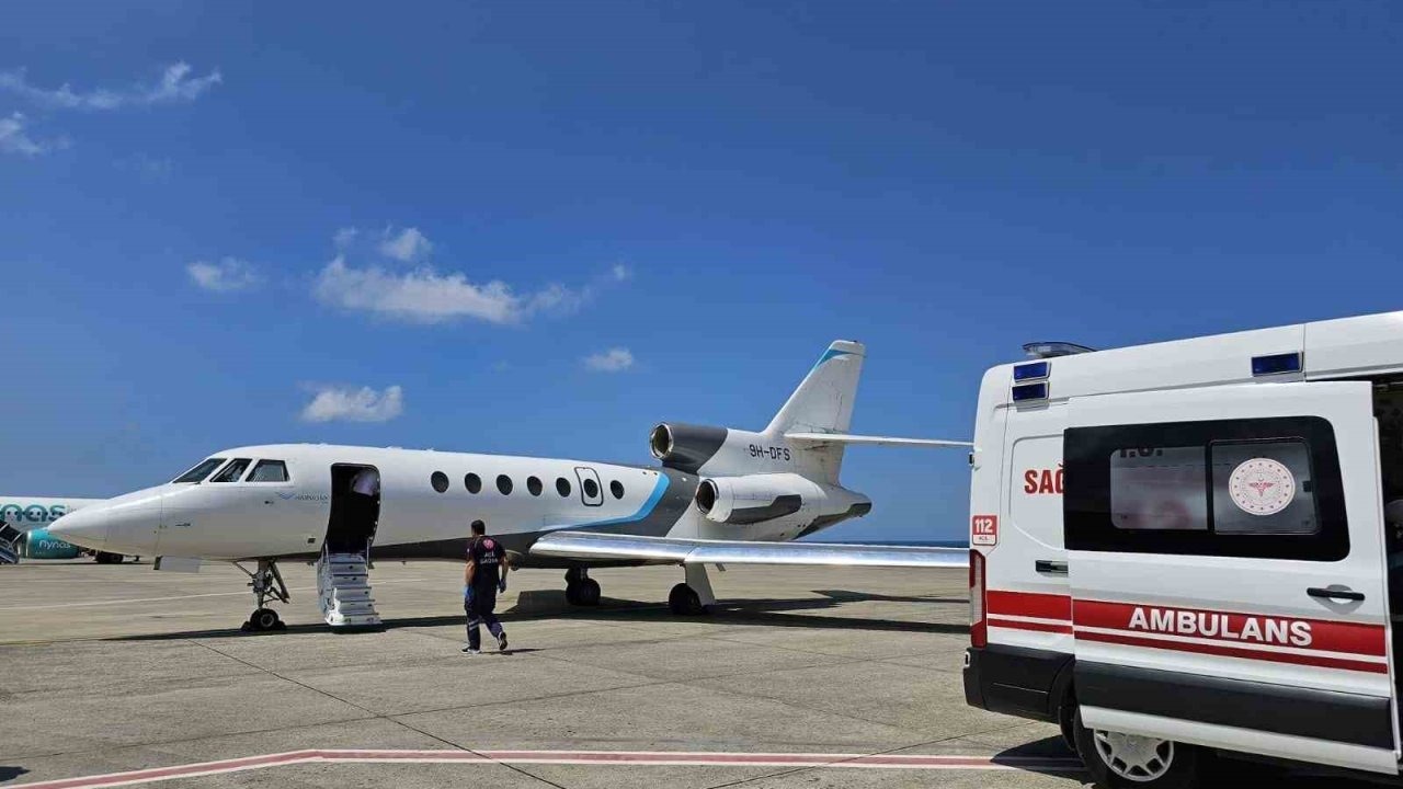 Van'da İki Bebek Uçak Ambulansla Sevk Edildi