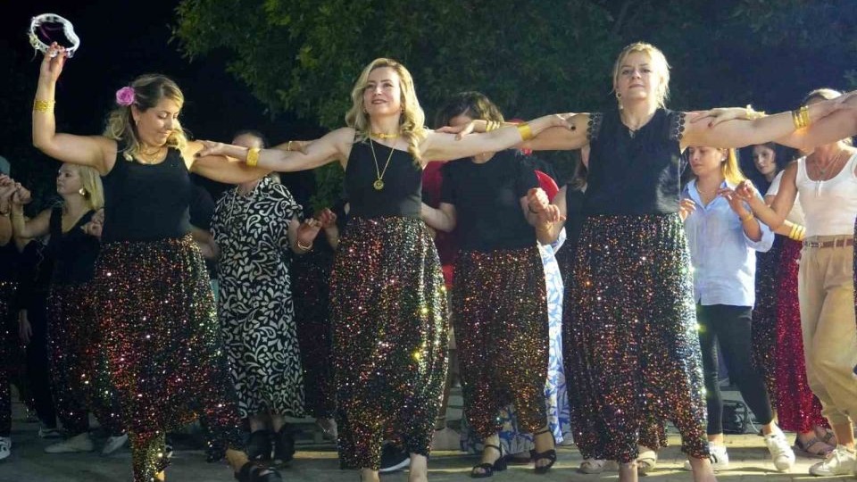 Lüleburgaz'da "Şalvar Gecesi" Coşkusu