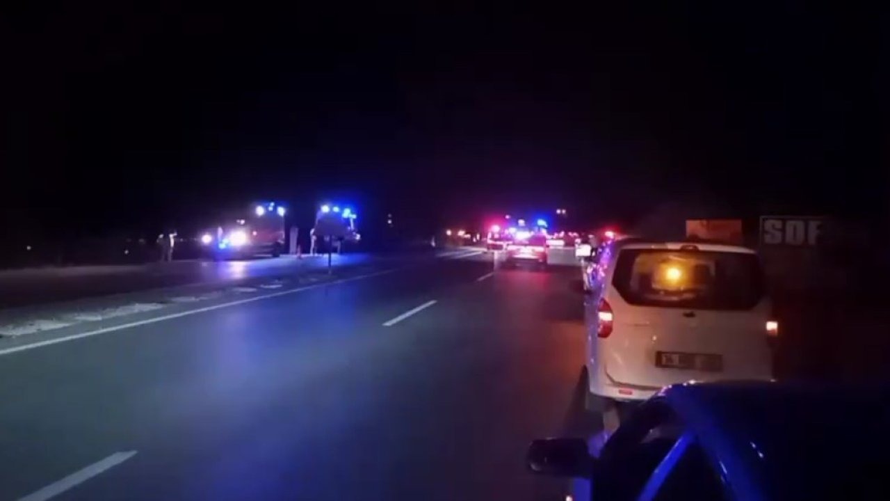 Bandırma'da Trafik Kazası: 1 Ölü, 4 Yaralı