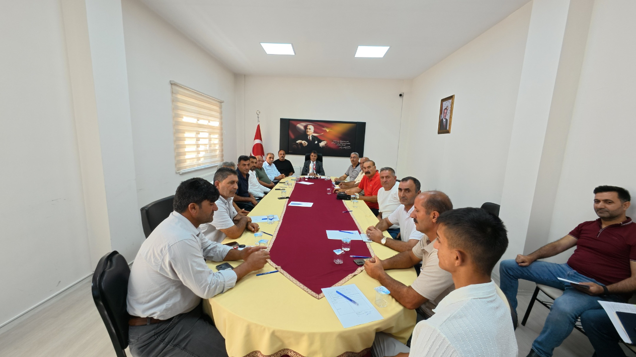 Iğdır'da Köylerin Sorunları Masaya Yatırıldı: Genel Sekreter Çarman, Muhtarlarla Buluştu