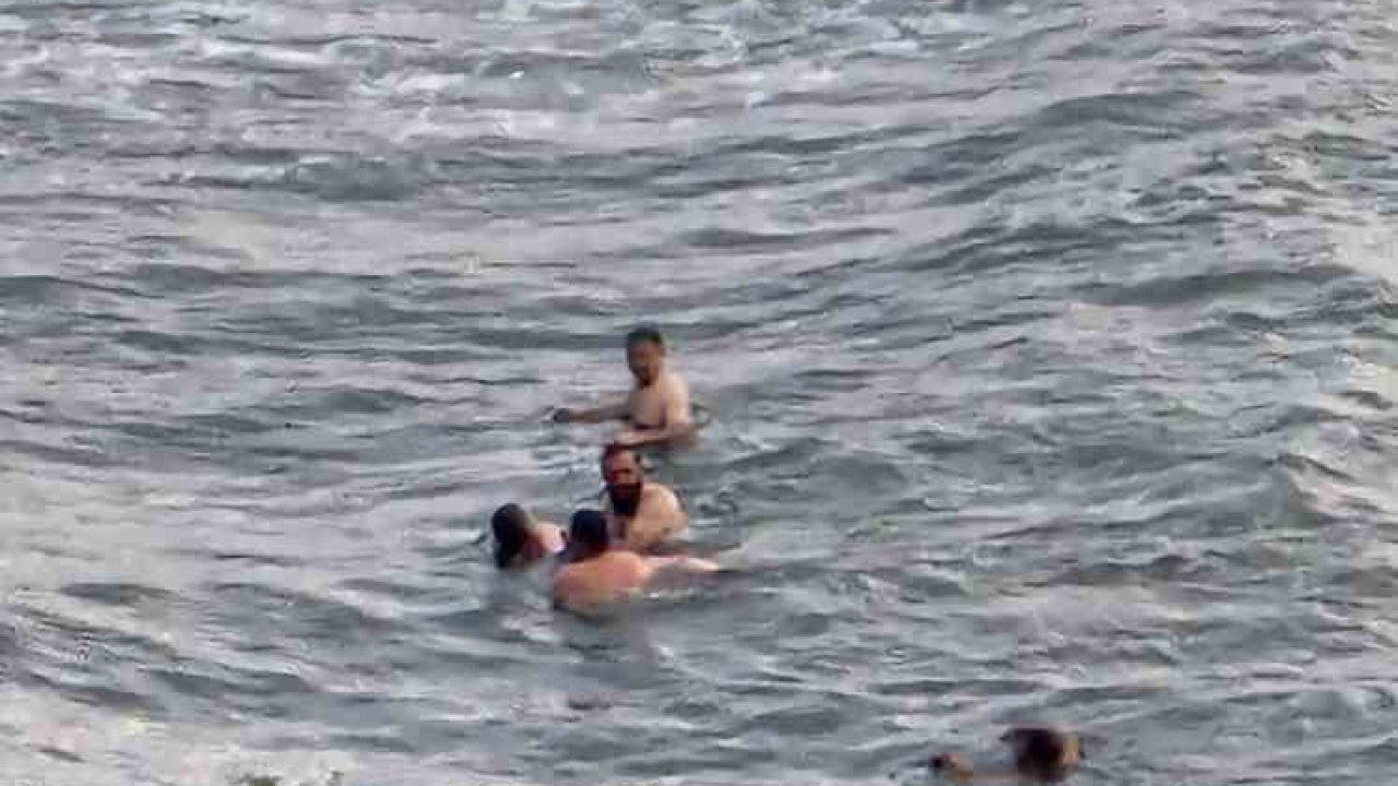 Alaplı'da İnsan Zinciriyle Boğulmaktan Kurtarıldılar