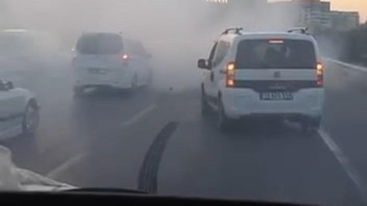 Bursa'da Düğün Konvoyunda Yol Kapatma ve Lastik Yakma Magandalığı