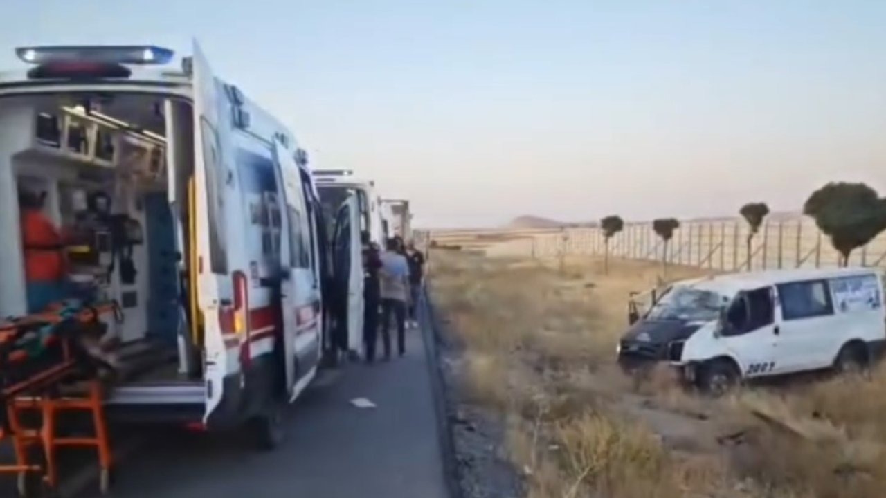 Van'da Minibüs Kazası: 2 Ölü, 3 Yaralı
