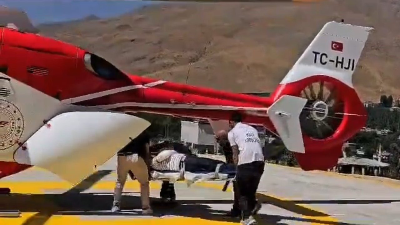 Van’da Kırık Kol Hastası İçin Ambulans Helikopter Seferber Oldu