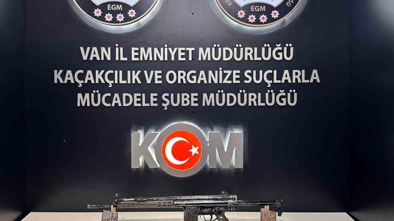 Van’da Polisten Helikopter Destekli Operasyon: 5 El Bombası Ele Geçirildi