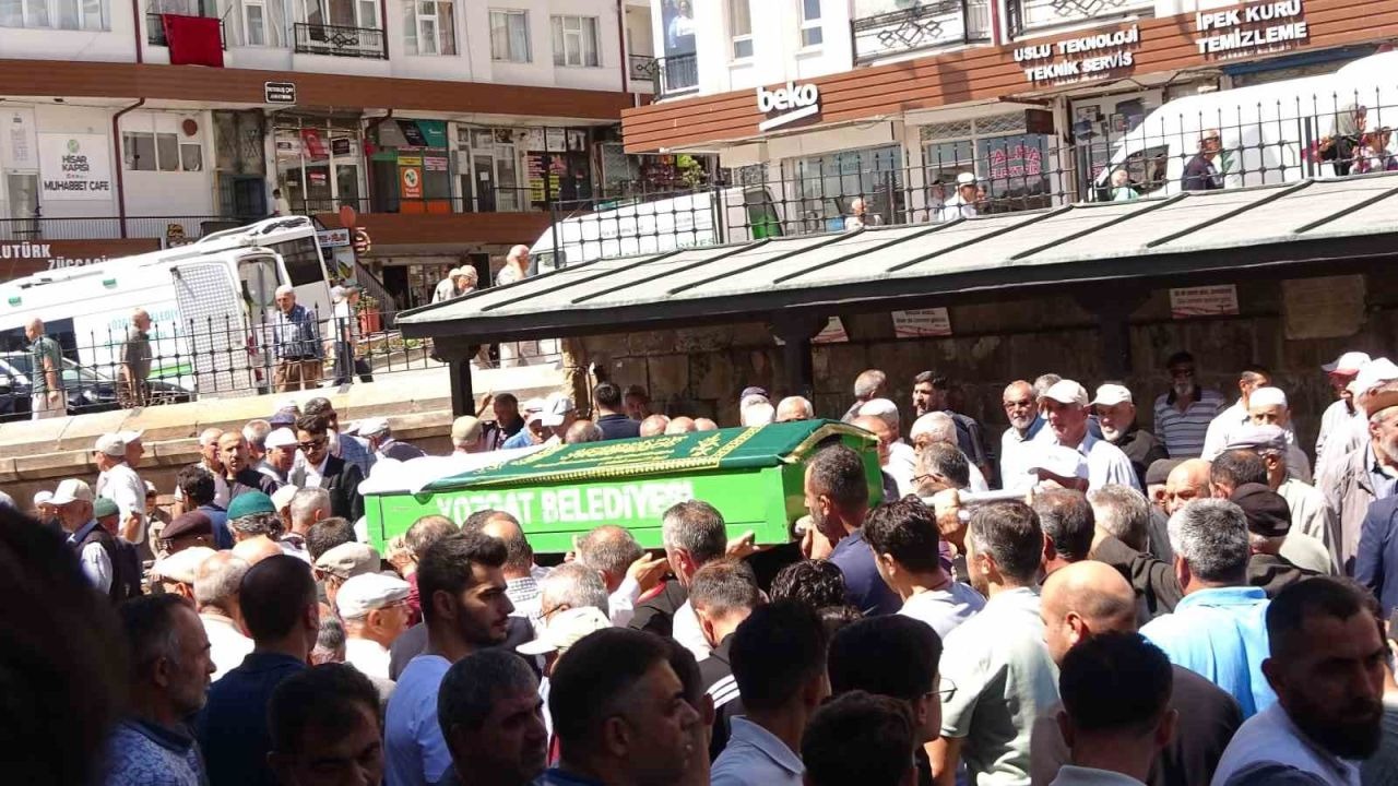 Trafik Kazasında Hayatını Kaybeden Hemşire Derya Balta Son Yolculuğuna Uğurlandı