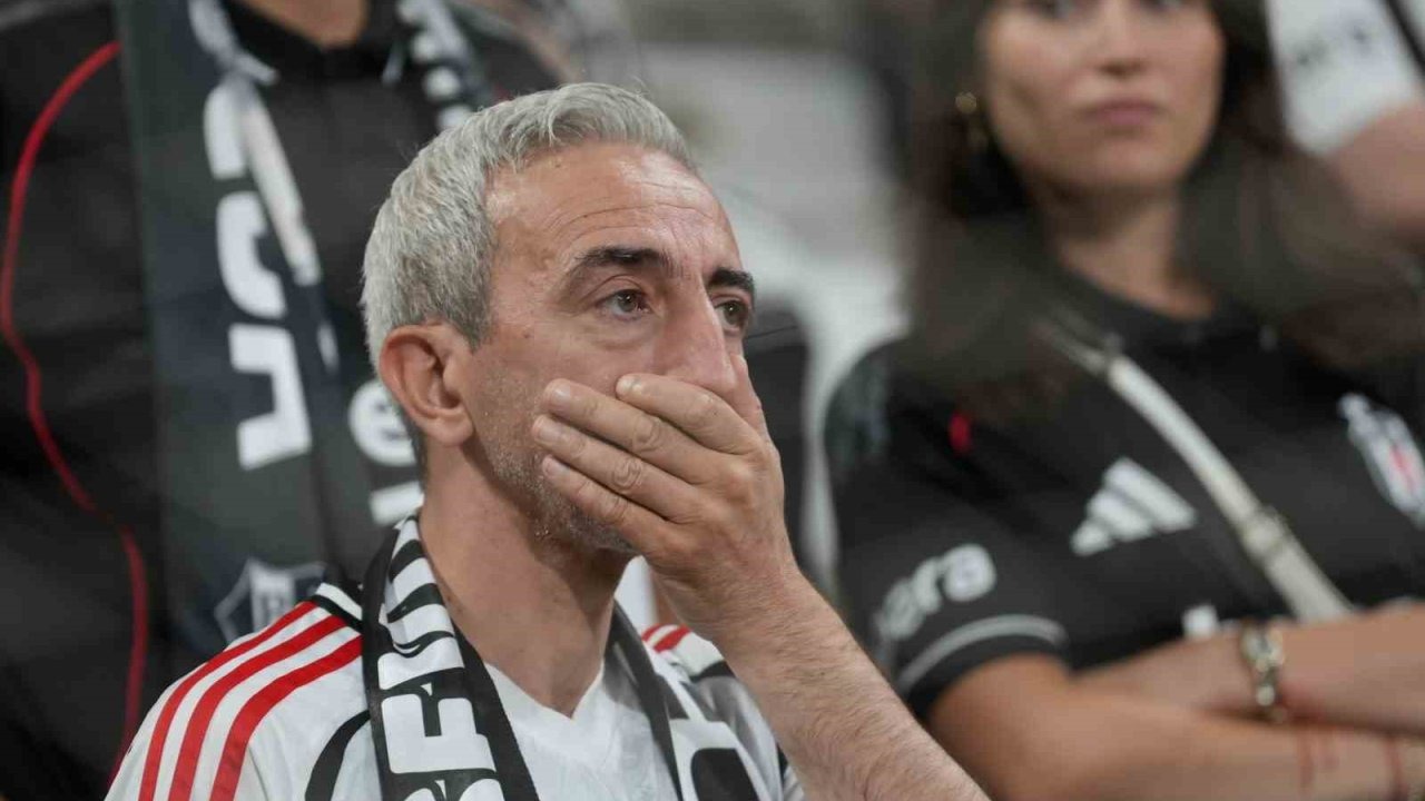 Beşiktaş Avrupa'ya Veda Etti, Taraftarlar Tepkili