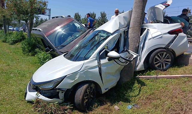 Antalya'da Zincirleme Kaza: İki Polis Memuru Yaralandı