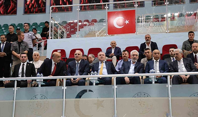 Bakan Osman Aşkın Bak: Diyarbakır'a 3.5 Milyar Liralık Spor Yatırımı Geliyor