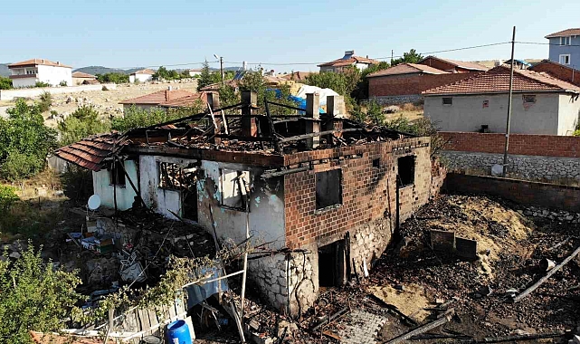 Çorum'da Mandıra Yangını: Ev ve Ahır Kullanılamaz Hale Geldi
