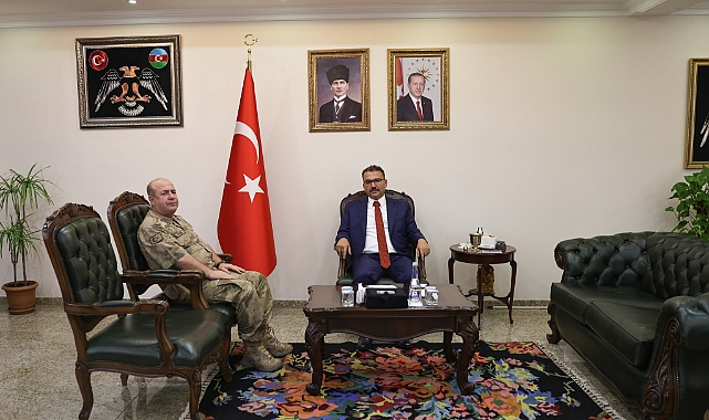 Iğdır Valisi Ercan Turan, Yeni İl Jandarma Komutanı Tuğgeneral Zafer Özden’i Makamında Kabul Etti