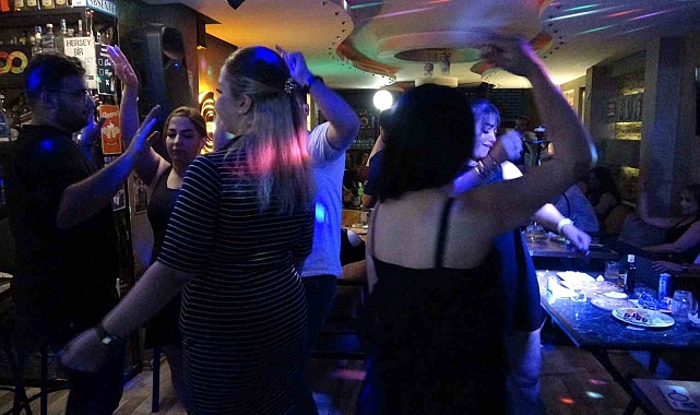 Van'da Yaz Tatili İçin Gelen İranlı Turistler Hem Eğitim Hem Eğlence Dolu Günler Yaşıyor