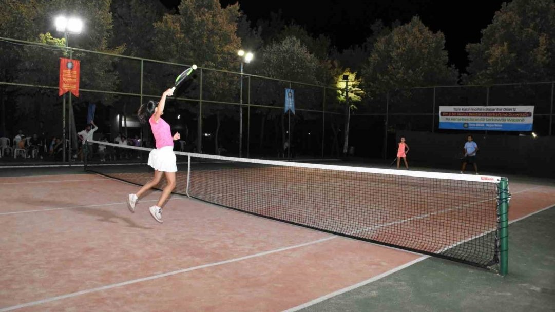 Diyarbakır'da 15. Amed Cup Tenis Turnuvası Başladı: 319 Sporcu Kortta