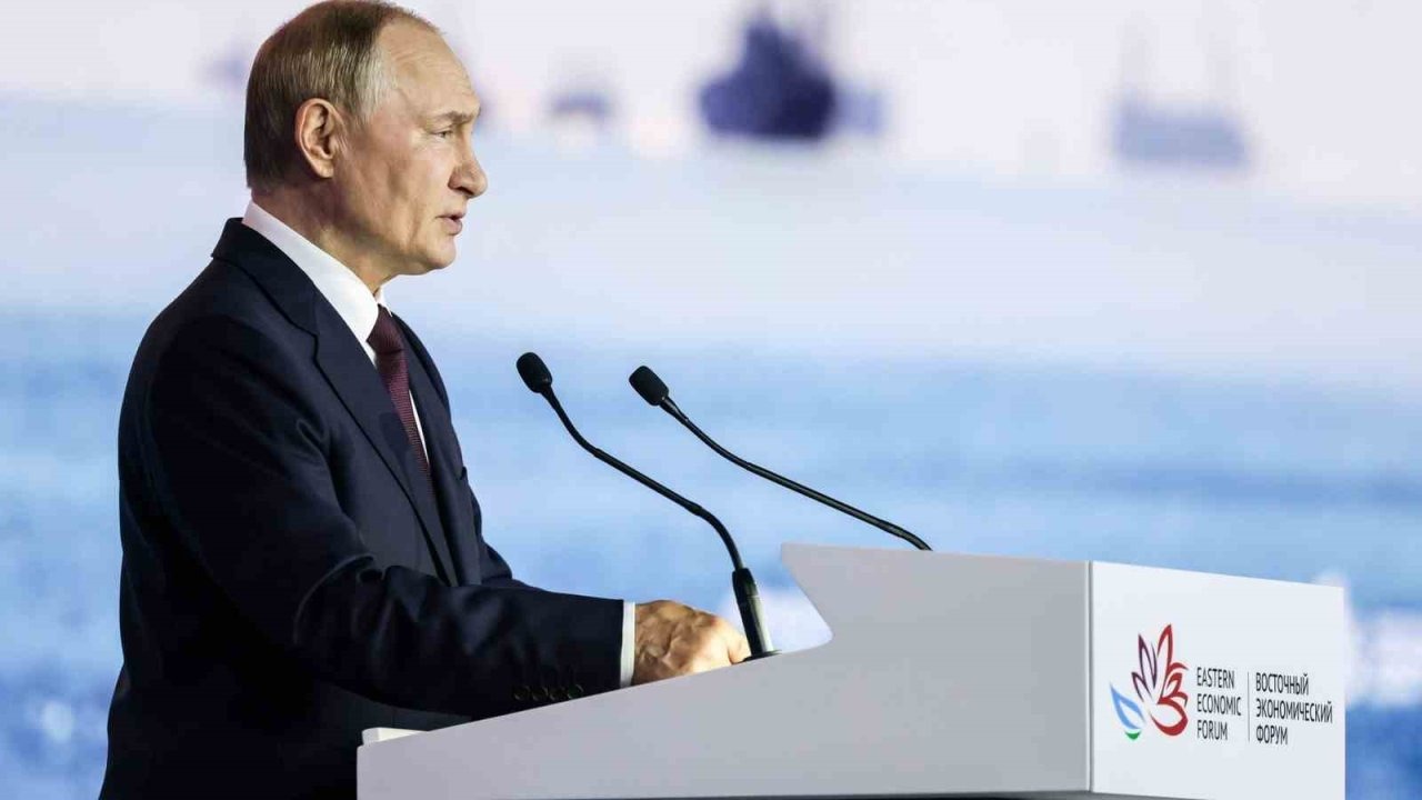 Putin'den Zelenskiy'e Müzakere Çağrısı: "En İyi Yer Moskova'dır"