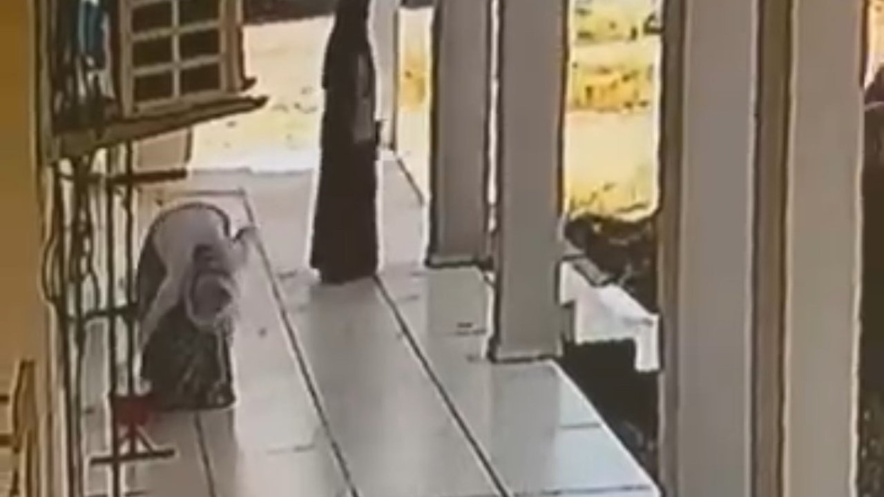 Mardin'de Hırsızlık Girişimi Kamerada