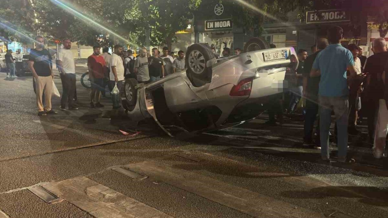 Batman'da Trafik Kazası: Otomobil Takla Attı, 2 Yaralı