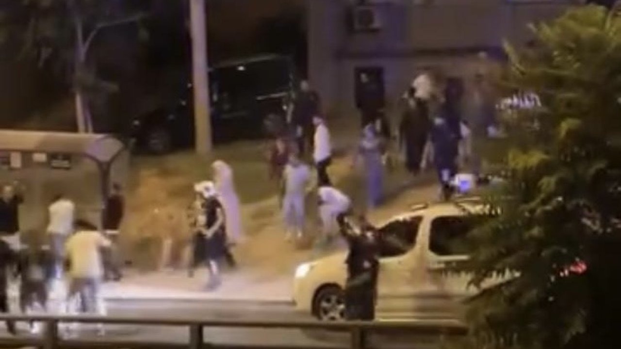 İzmir'de Düğün Salonu Çıkışında Kavga: Ortalık Savaş Alanına Döndü