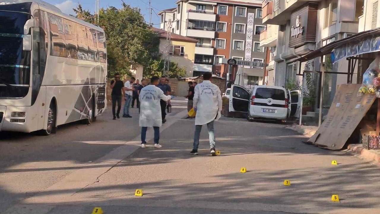 Erciş'te Kafenin Önünde Silahlı Saldırı: İki Kardeş Hayatını Kaybetti