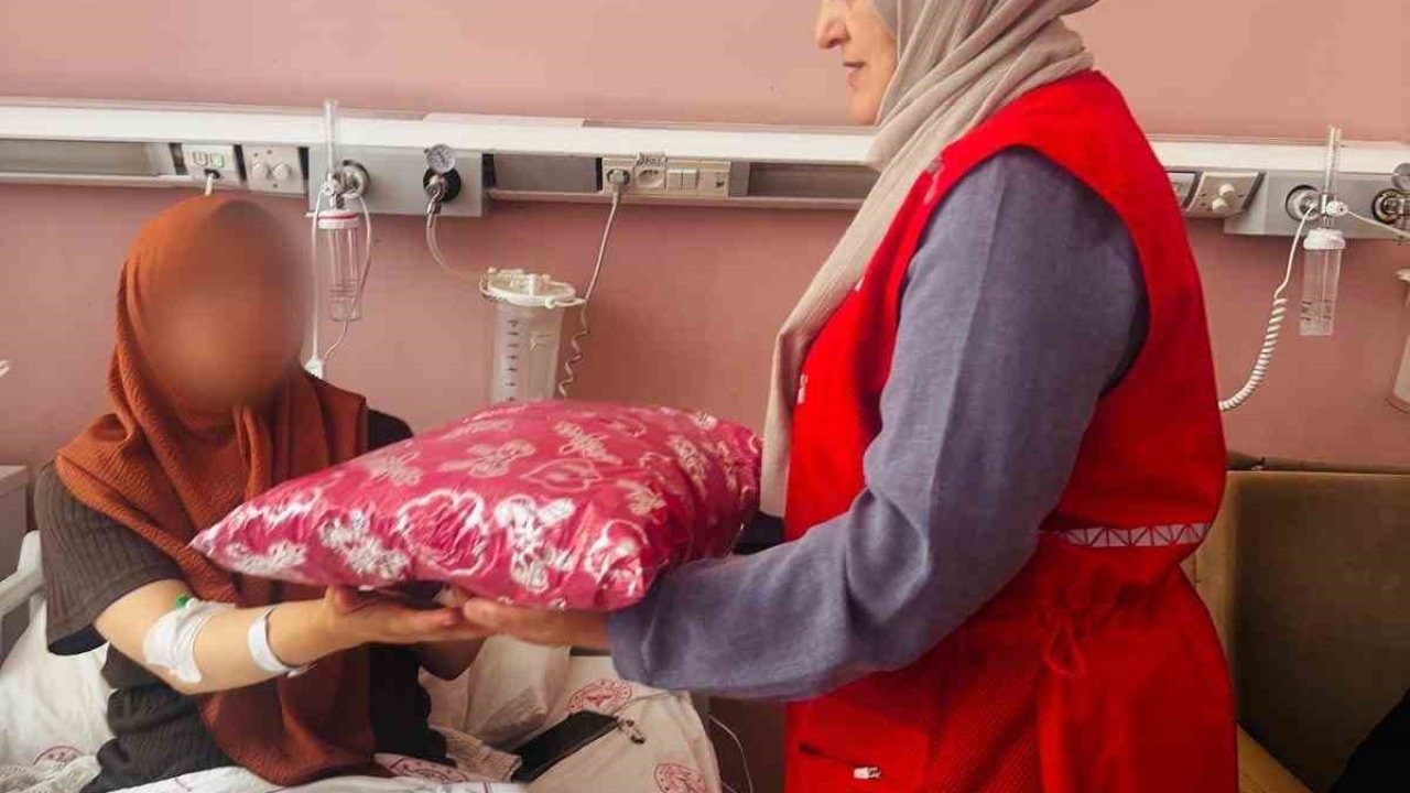 Türk Kızılay Patnos Şubesi'nden Yeni Anneler ve Bebeklerine "Sevgi Bohçası"