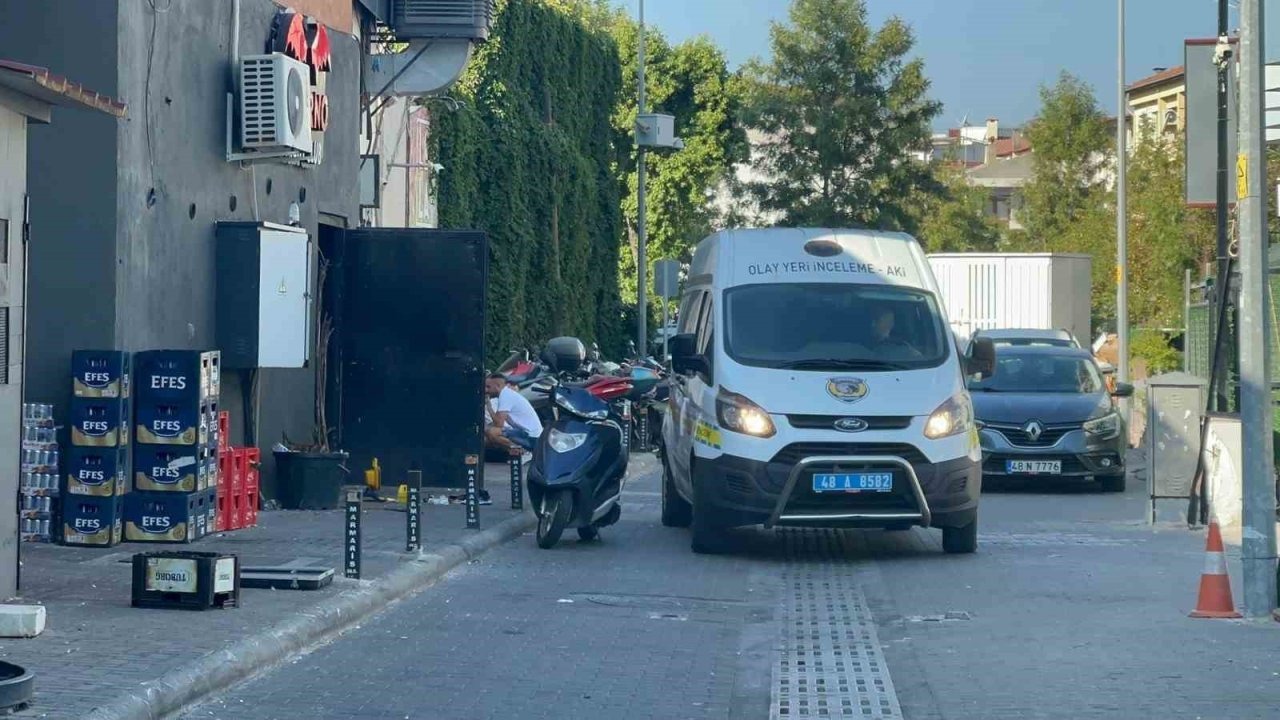Marmaris'te Barlar Sokağında Silahlı Kavga: 2 Yaralı