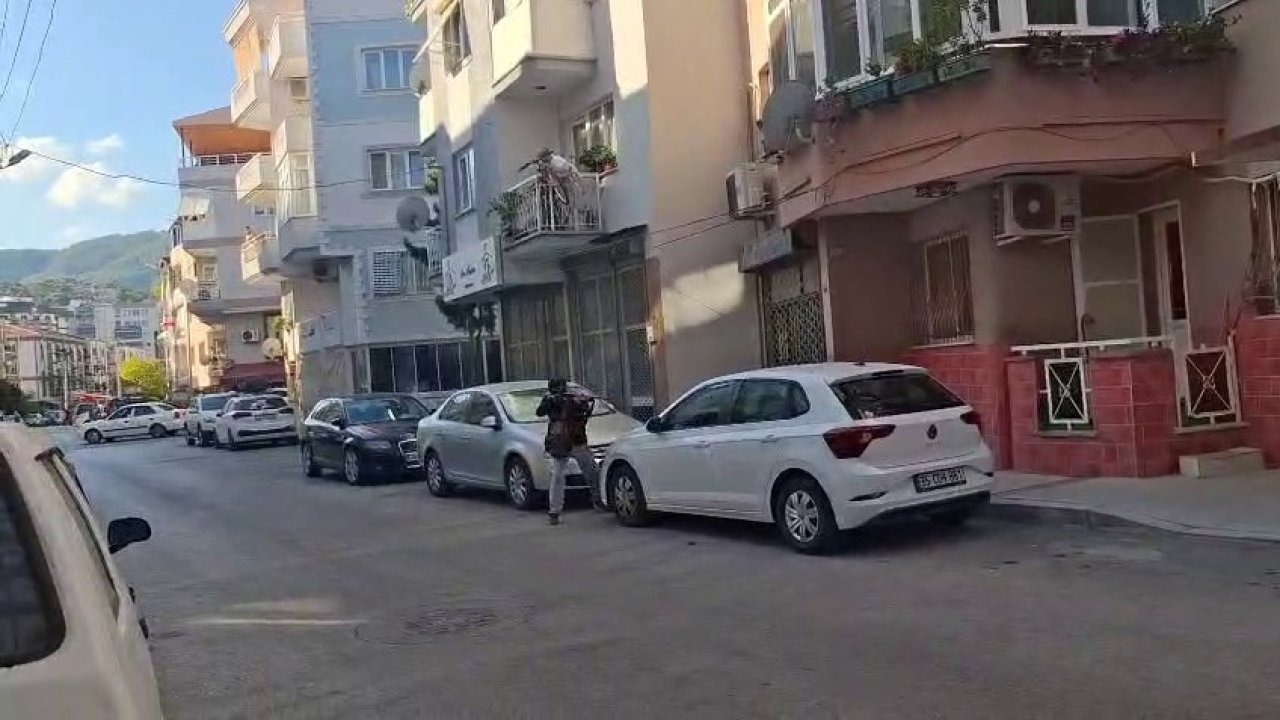 İzmir'de Polis Karakoluna Hain Saldırı: 2 Polis Şehit, 6 Yaralı