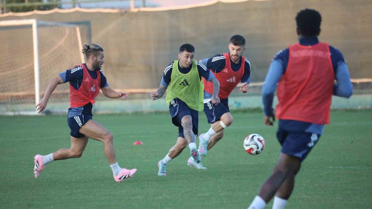 Erzurumspor'dan Sakaryaspor Maçı Hazırlıkları: Sllya Takıma Döndü