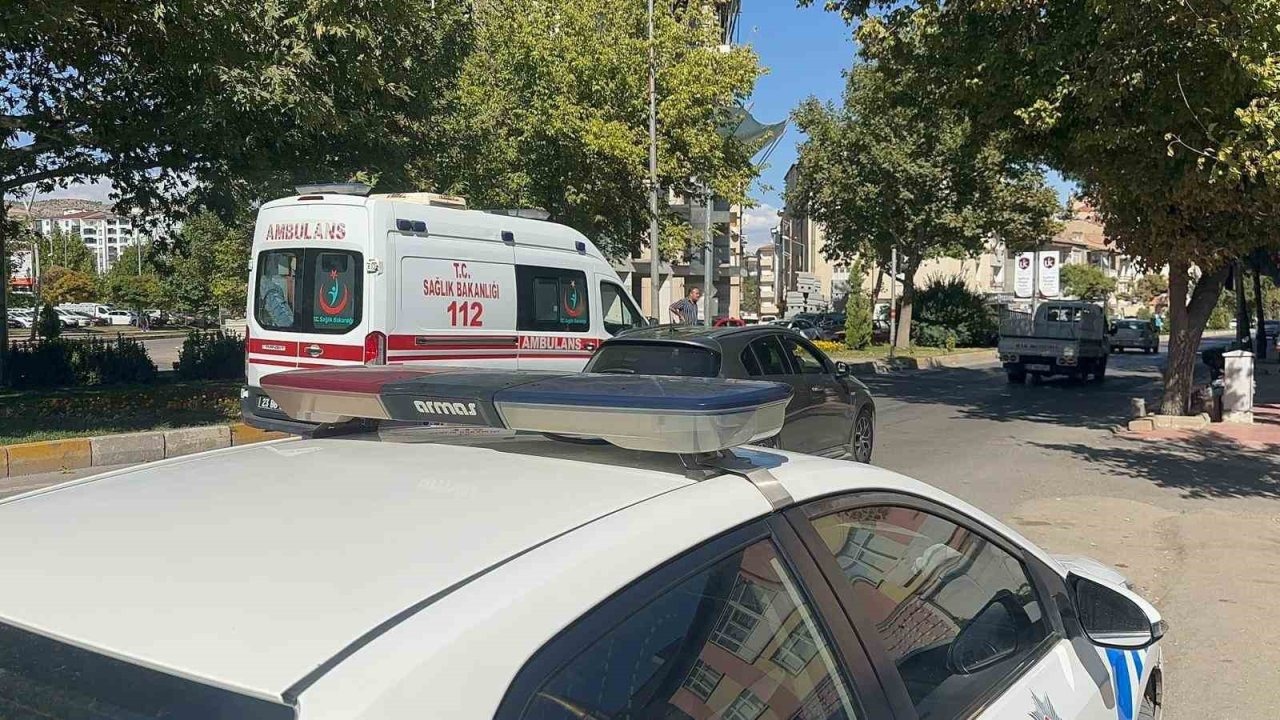 Elazığ’da Motosiklet Kazası: 2 Kişi Yaralandı