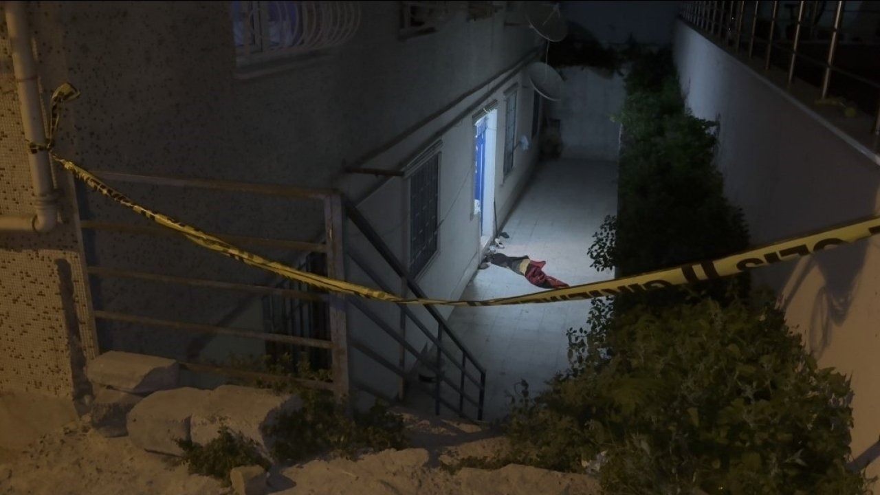 Avcılar'da Madde Bağımlısı Kadın Kendisine ve Polise Saldırdı