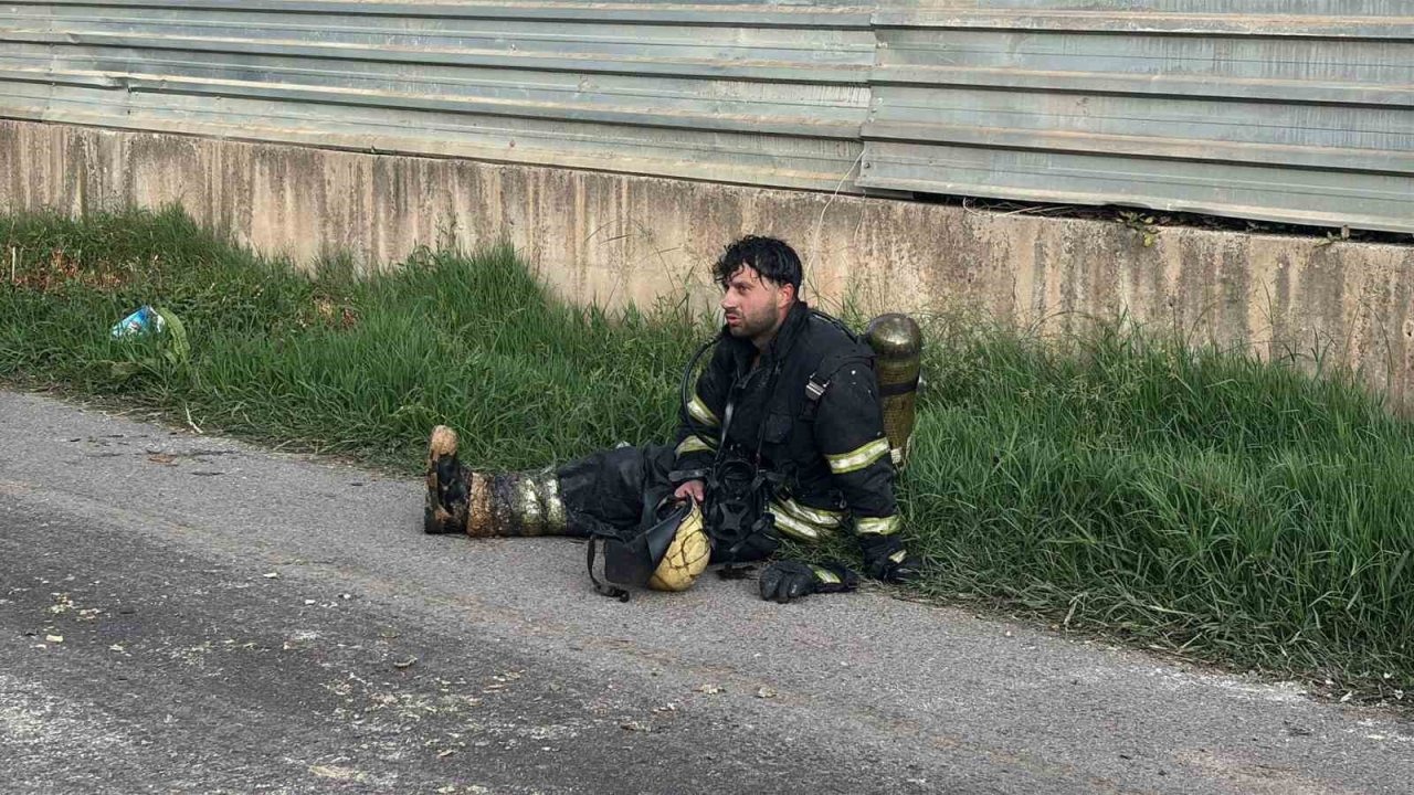 Kocaeli'deki Depo Yangını Kontrol Altına Alındı