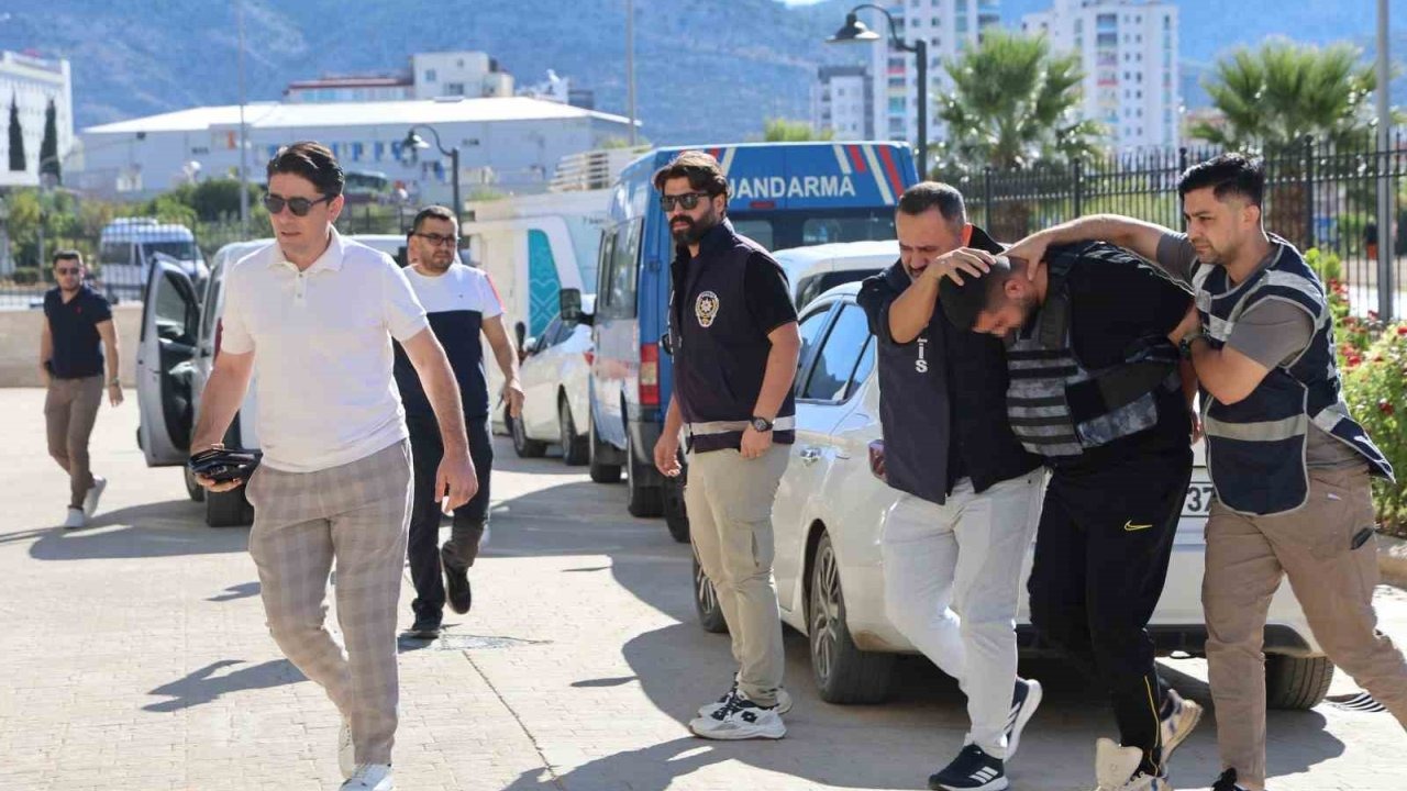 Kozan’daki Cinayet Şüphelisi Adliyeye Sevk Edildi