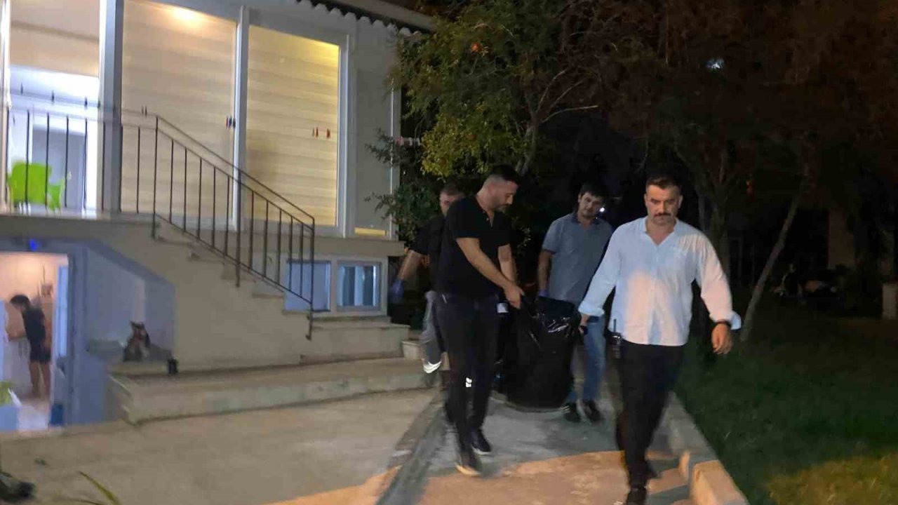 Antalya'da Eski Eşini Öldürüp Teslim Oldu
