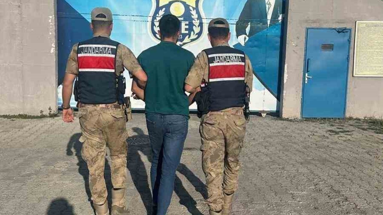 Kars'ta Hırsızlık Suçundan Aranan Şahıs Yakalandı