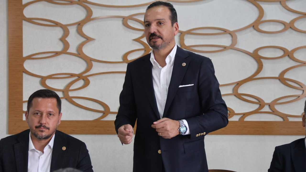 AK Parti Genel Başkan Yardımcısı Zorlu, Iğdır'da Çeşitli Temaslarda Bulundu