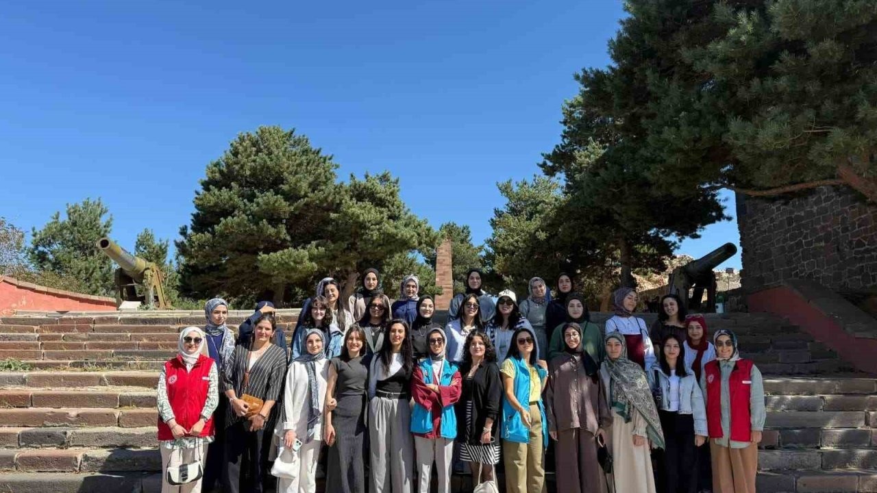 Ağrılı Gençler Erzurum'u Keşfetti