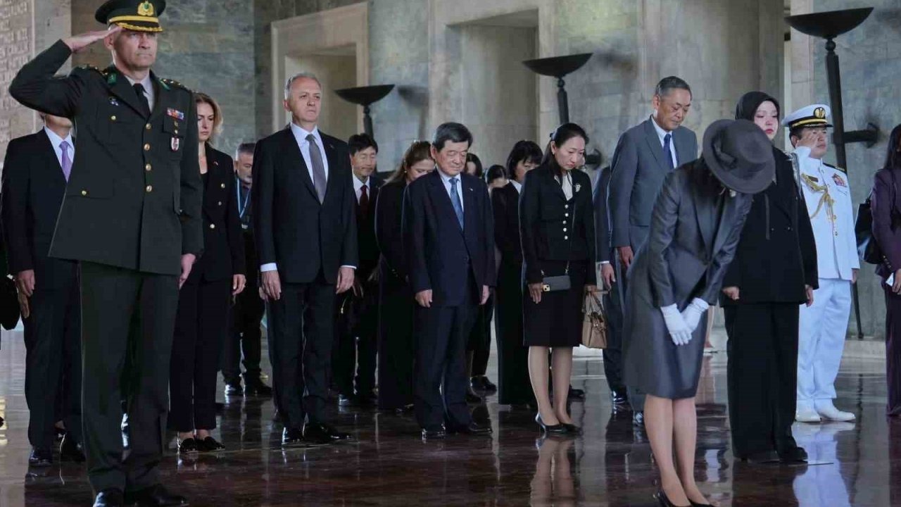 Japon Prenses Akiko Mikasa Anıtkabir'i Ziyaret Etti