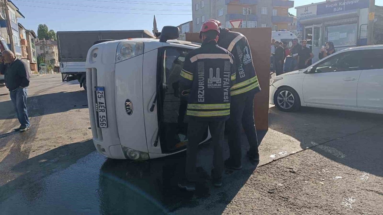 Erzurum’da Zincirleme Kaza: 3 Araç Çarpıştı, Yaralılar Hastaneye Kaldırıldı