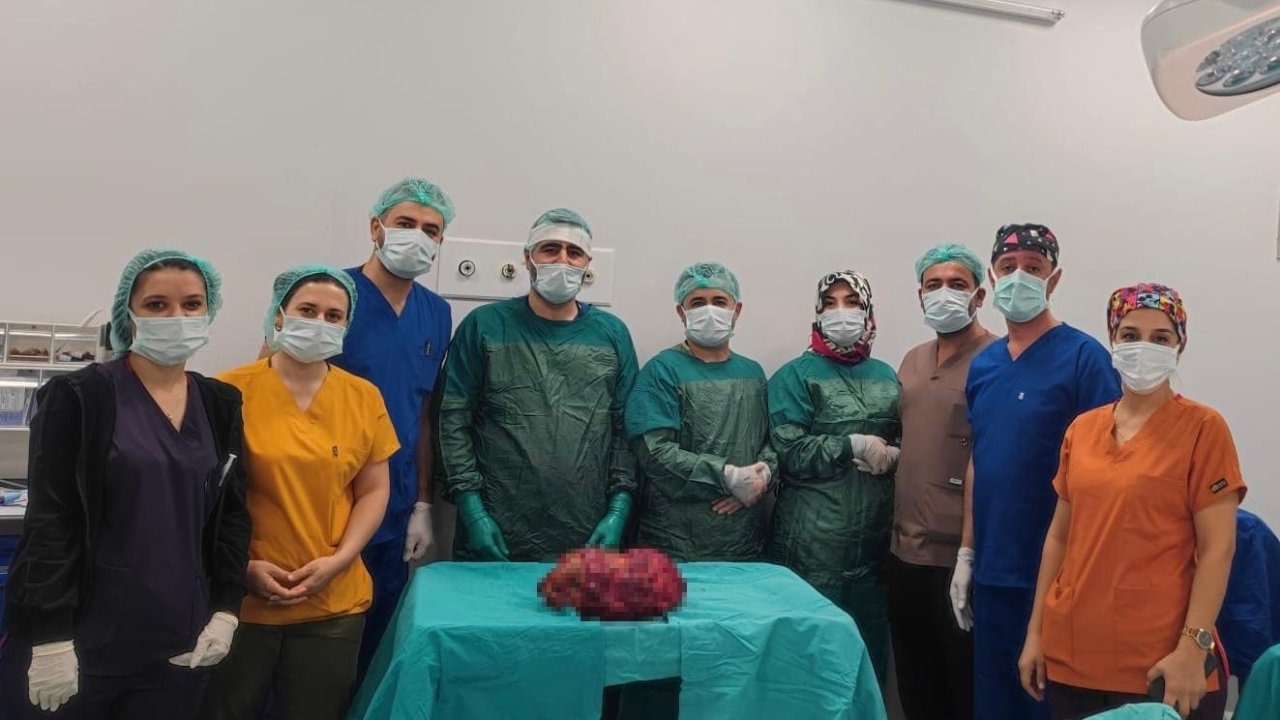 Mardin'de Tıp Zaferi: 6 Kilogramlık Dev Böbrek Başarılı Ameliyatla Alındı