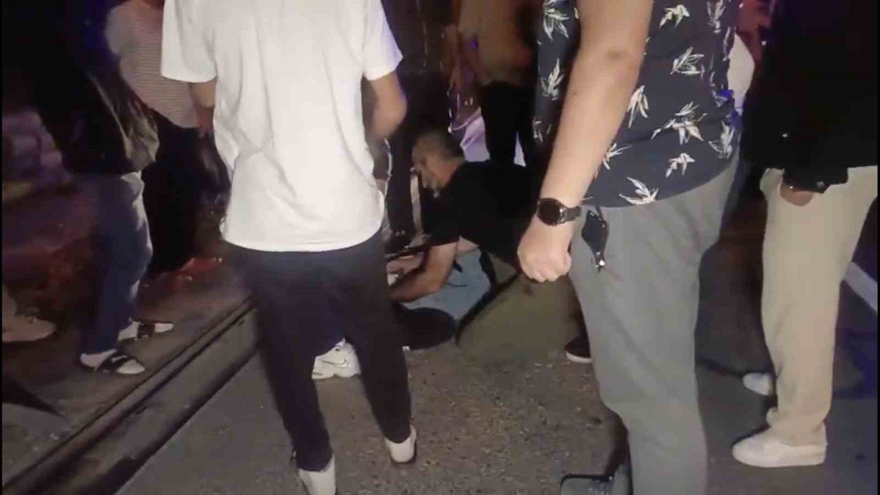 Esenler'de Korkunç Kaza: Takla Atan Otomobil Alev Aldı, 5 Yaralı
