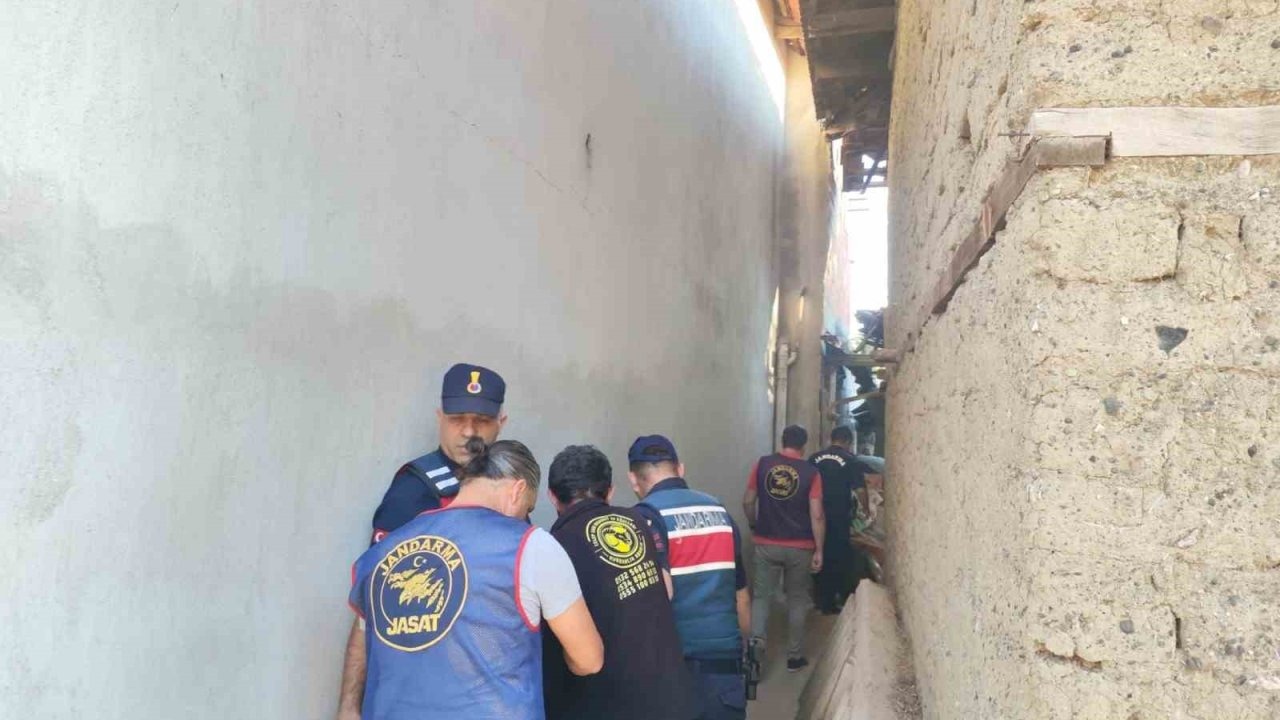 Denizli'de Korkunç Cinayet: Torun, İçkisine Karıştığı İçin Babaannesini Öldürdü