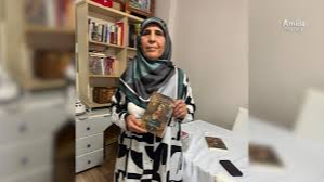 Diyarbakırlı 71 Yaşındaki Kadın, Okuma Yazma Öğrenip Kitap Yazdı