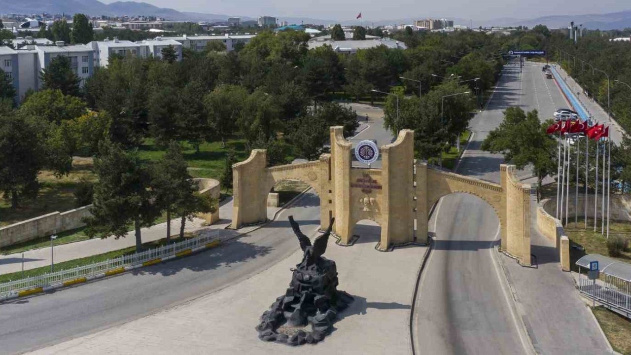 Atatürk Üniversitesi'nden 22 Bilim İnsanı "Dünyanın En Etkili" Listesinde