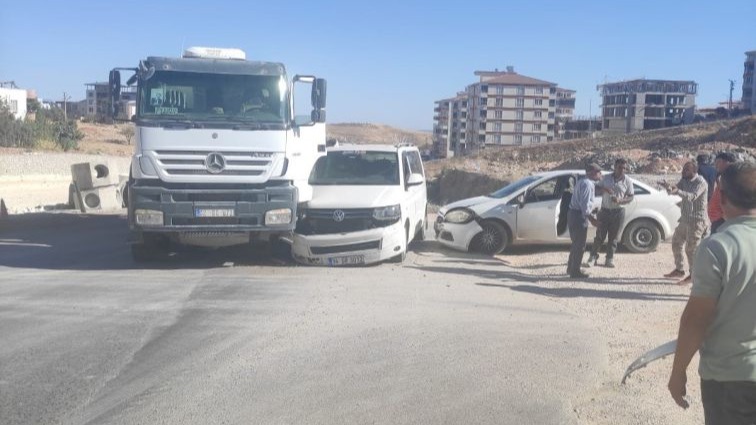 Adıyaman'da Zincirleme Trafik Kazası: 2 Yaralı