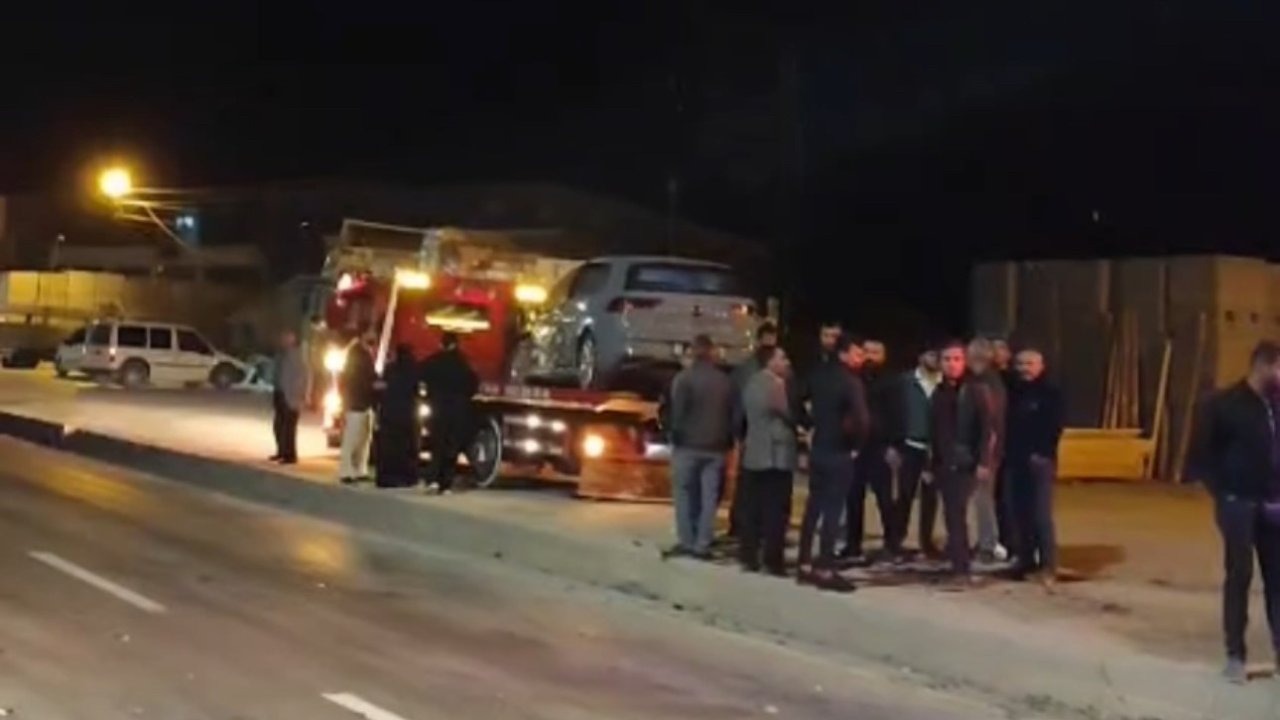 Yüksekova'da İki Otomobil Çarpıştı: 5 Yaralı